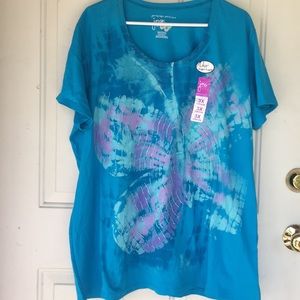 Super cute plus size tee.